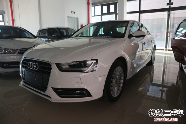 奥迪A4L2015款35 TFSI 自动舒适型