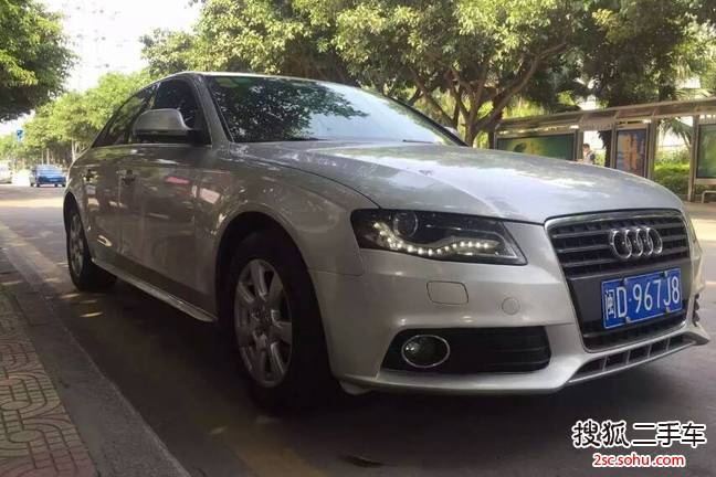 奥迪A4L2011款2.0TFSI 标准型