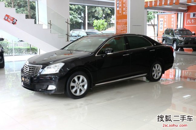 丰田皇冠2010款3.0L Royal 真皮版 