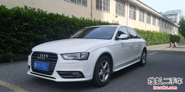 奥迪A4L2013款35 TFSI 自动舒适型