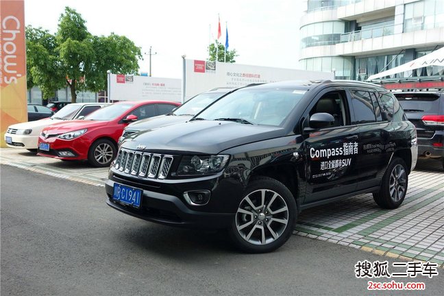 Jeep指南者2014款改款 2.0L 两驱精英版