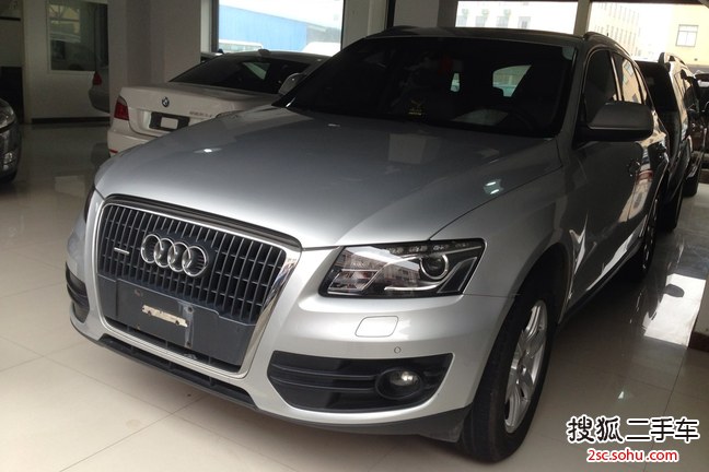 奥迪Q52010款2.0TFSI 豪华型