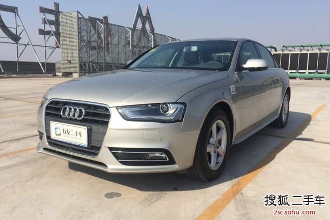 奥迪A4L2015款30 TFSI 自动舒适型