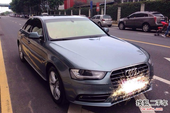 奥迪A4L2012款2.0TFSI 技术型