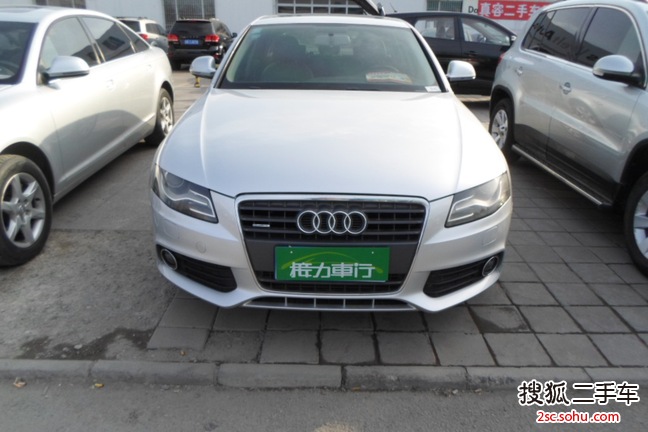 奥迪A4L2010款2.0TFSI 标准型