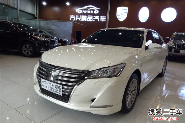 丰田皇冠2015款2.5L 精英版