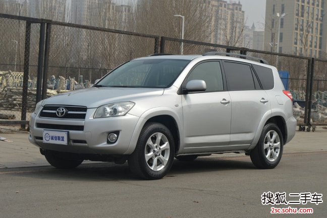 丰田RAV42011款2.4L 自动四驱至臻版 