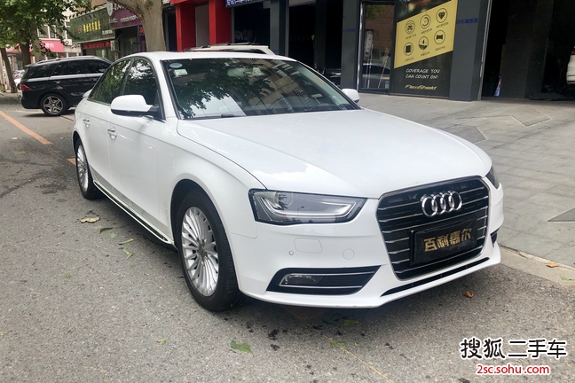 奥迪A4L2016款35 TFSI 典藏版 自动标准型