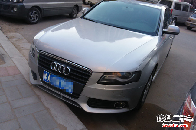 奥迪A4L2010款2.0TFSI 标准型