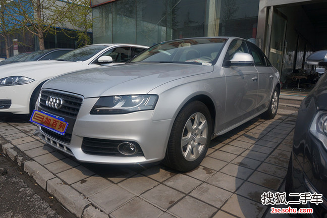 奥迪A4L2010款2.0TFSI 舒适型