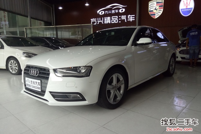 奥迪A4L2015款35 TFSI 自动标准型