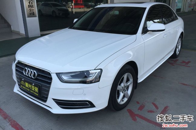 奥迪A4L2015款30 TFSI 自动舒适型