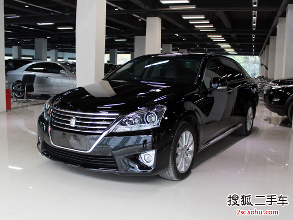 丰田皇冠2012款V6 2.5 Royal 真皮版