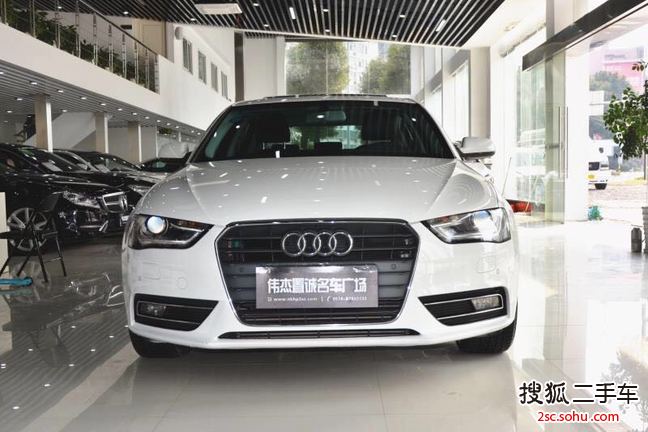 奥迪A4L2015款35 TFSI 自动舒适型