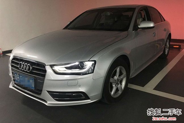 奥迪A4L2012款2.0TFSI 舒适型