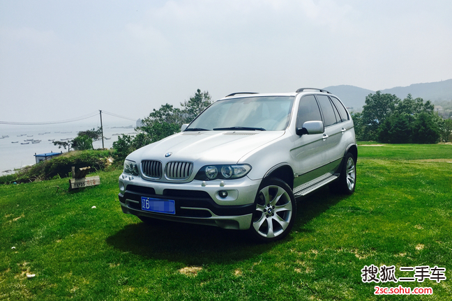 宝马X52005款4.8is   
