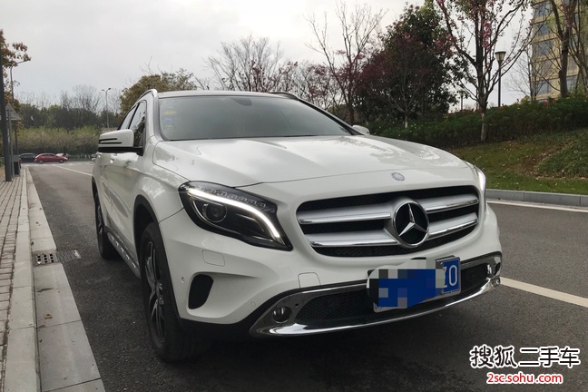 奔驰GLA级2016款GLA 220 4MATIC 时尚型