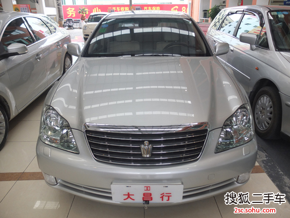 丰田皇冠2010款2.5L Royal 天窗导航版