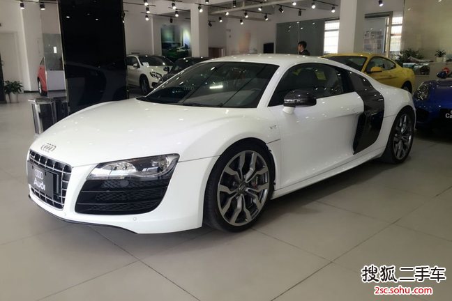 奥迪R82010款5.2FSI quattro