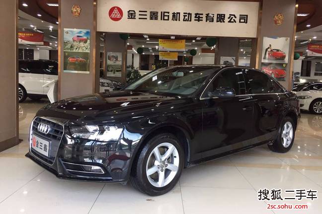 奥迪A4L2015款30 TFSI 手动舒适型