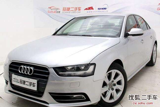 奥迪A4L2013款30 TFSI 自动舒适型