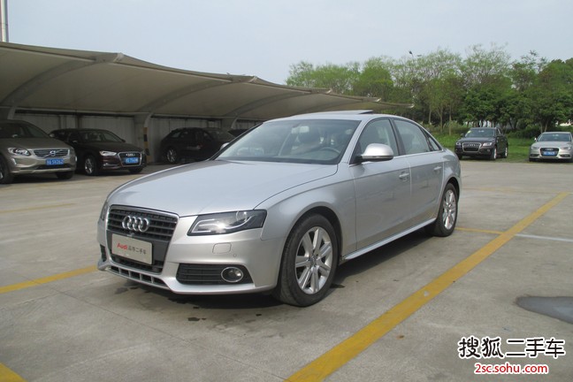 奥迪A4L2012款2.0TFSI 技术型