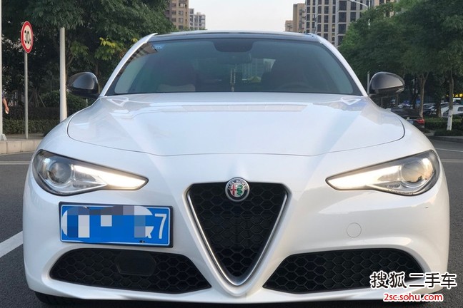 阿尔法罗密欧Giulia2017款2.0T 280HP 豪华版