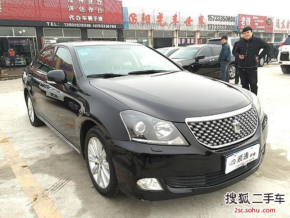 丰田皇冠2011款2.5L Royal 真皮天窗特别版 