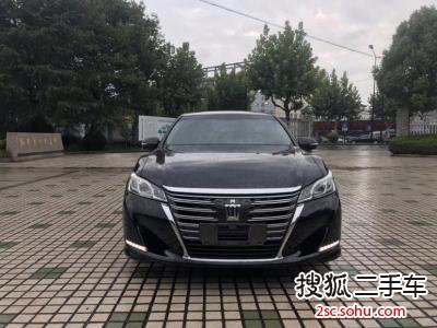 丰田皇冠2015款2.5L 精英版