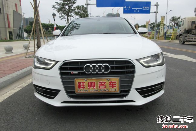 奥迪A4L2013款35 TFSI 自动舒适型