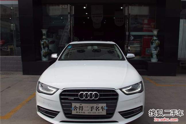 奥迪A4L2013款35 TFSI 自动标准型