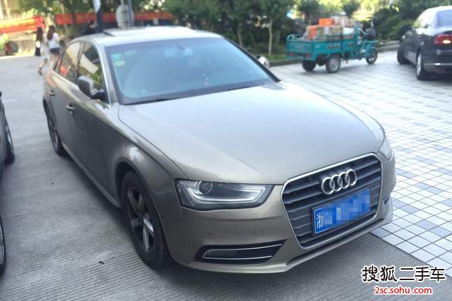 奥迪A4L2013款35 TFSI 自动豪华型