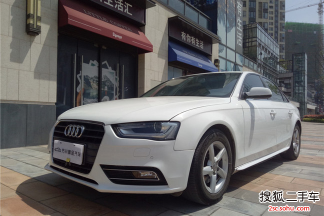 奥迪A4L2013款35 TFSI 自动标准型