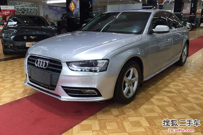 奥迪A4L2013款35 TFSI 自动舒适型