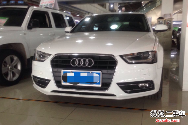 奥迪A4L2013款35 TFSI 自动舒适型