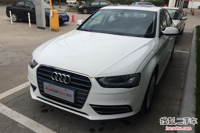 奥迪A4L2015款35 TFSI 自动舒适型