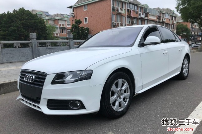 奥迪A4L2010款2.0TFSI 豪华型