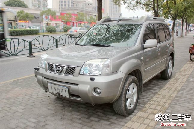 日产奇骏2004款2.5SLX