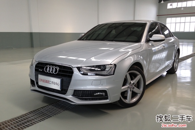 奥迪A4L2013款40 TFSI(2.0T)quattro运动型