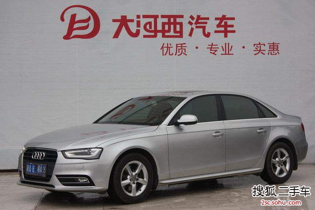 奥迪A4L2013款35 TFSI 自动标准型