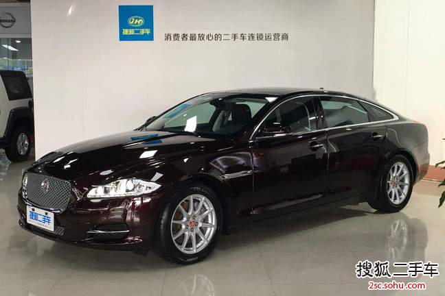 捷豹XJ2015款XJL 2.0T 两驱典雅商务版