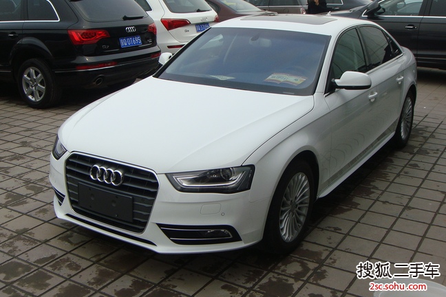 奥迪A4L2013款35 TFSI(2.0T)自动豪华型