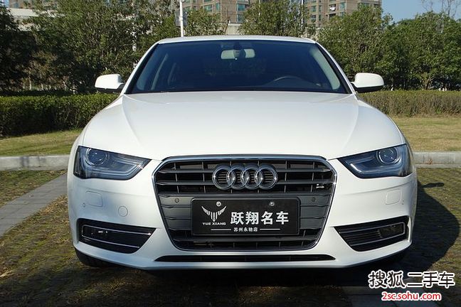 奥迪A4L2015款35 TFSI 自动标准型