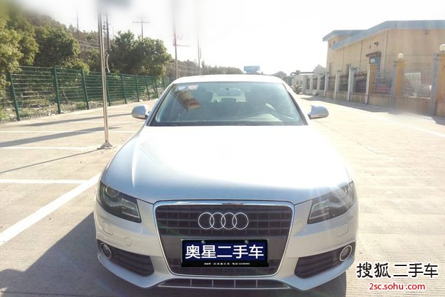 奥迪A4L2010款2.0TFSI 标准型