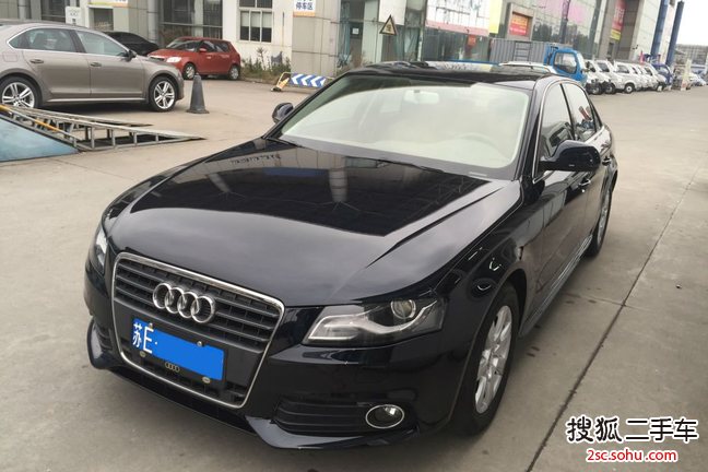 奥迪A4L2012款2.0TFSI 标准型