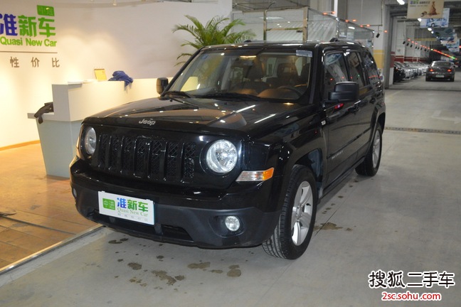 Jeep自由客2013款2.4L 豪华导航版