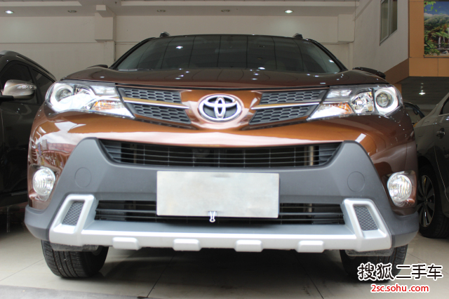 丰田RAV42015款2.0L CVT两驱风尚版