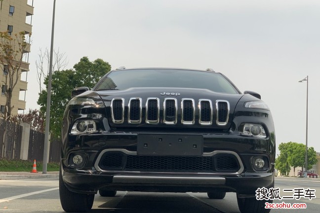 Jeep自由光2017款2.4L 专业版智能包