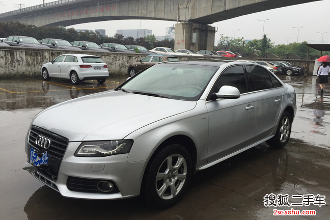 奥迪A4L2011款2.0TFSI 技术型