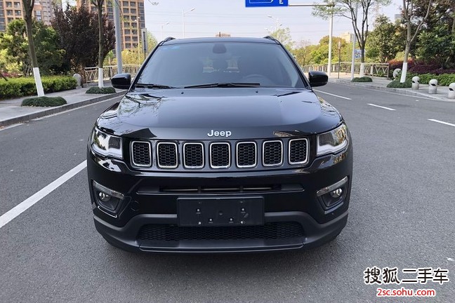 Jeep指南者2019款220T 自动家享版